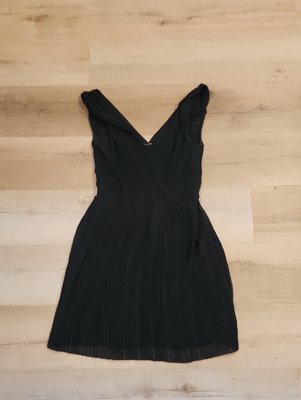 MNG Collection Elegant Black V-Neck Pleated Mini Dress